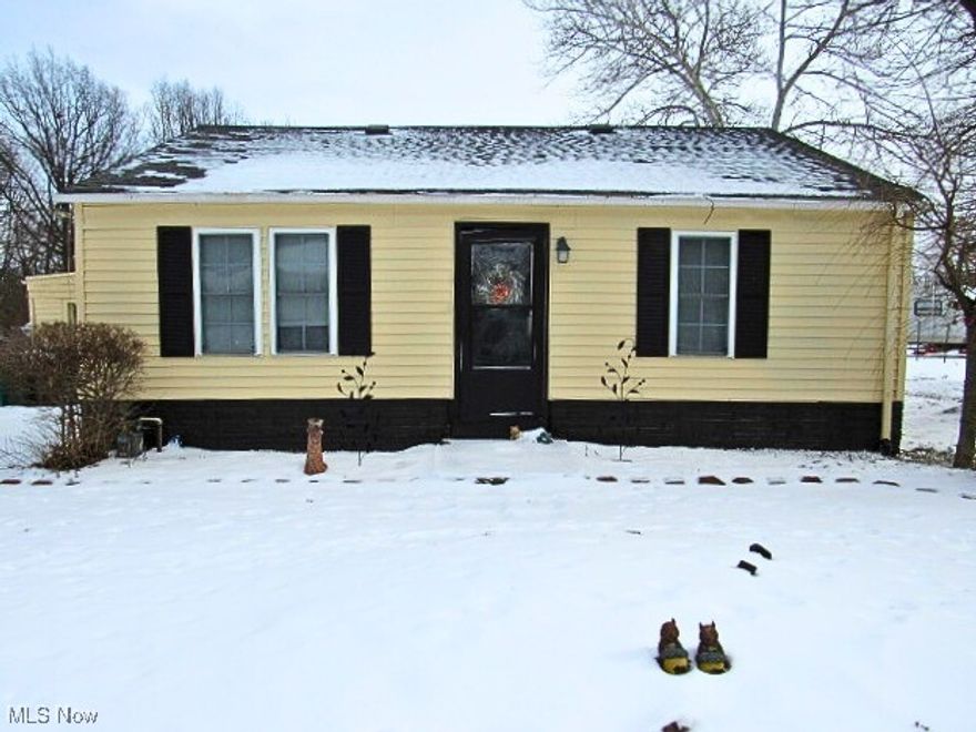 Don’t miss this 1,374 sq ft ranch-style home offering 3 bedrooms and 1.5 baths with the ease and comfort of true one-floor living. This home offers a spacious living room and a functional layout making everyday living simple and efficient.
Outside, enjoy a large backyard with endless possibilities for outdoor entertaining, gardening, or future enhancements. The attached garage adds convenience and storage, completing the home’s practical appeal.
Situated in Clearview School District, this home is bursting with potential. With a little TLC, it presents an excellent opportunity to add value and create a space tailored to your vision. Notable updates include a newer roof and furnace, offering peace of mind and a solid foundation for future improvements.
Whether you’re a homeowner looking to personalize, or an investor seeking upside, this property is a rare opportunity to unlock value in a great location. Schedule your showing today and imagine the possibilities!