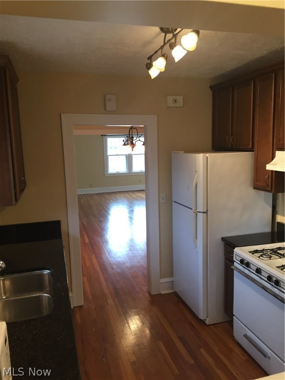 Theodore Kundtz - Residential Lease