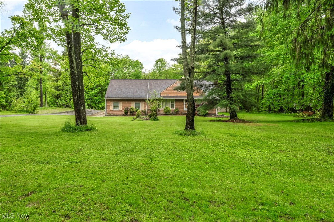 13443 Lakewood Drive, Chesterland, Ohio image 1