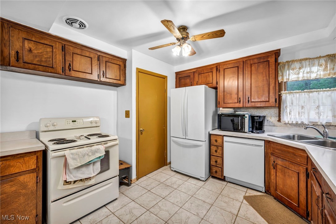 13443 Lakewood Drive, Chesterland, Ohio image 28