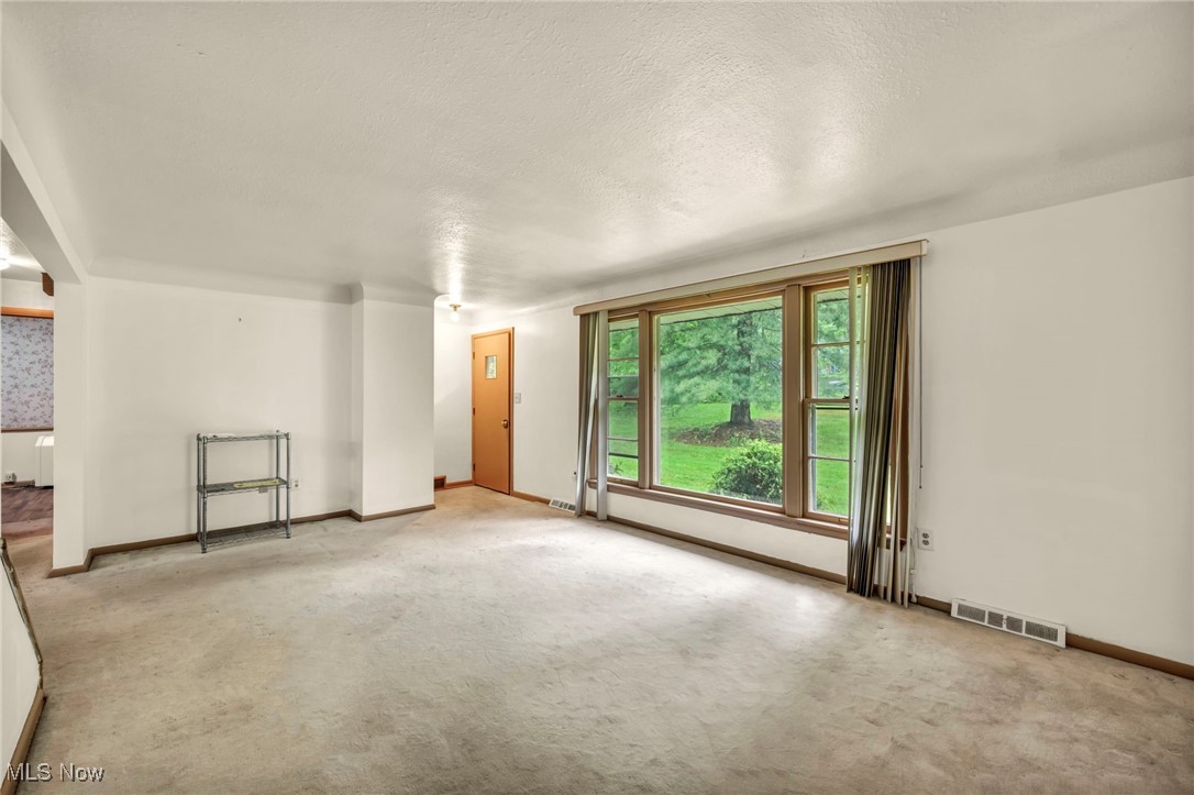 13443 Lakewood Drive, Chesterland, Ohio image 18