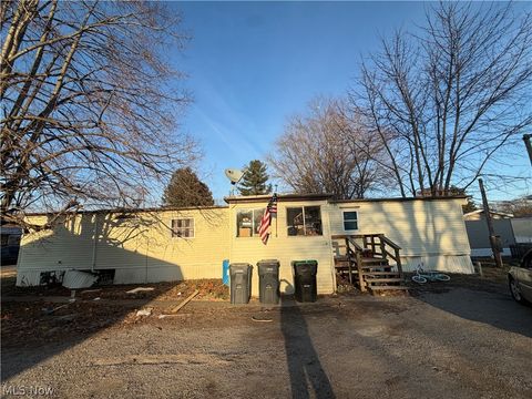 Homes For Sale - 26 W 11th Street<br/> Dresden, OH 43821