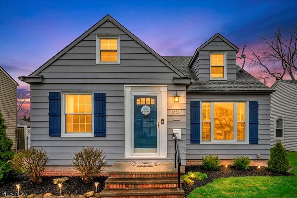 Photo of 1236 Worton Boulevard, Mayfield Heights, OH 44124 (MLS # 5197803)