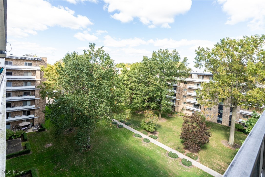 Acacia On The Green Condo - Residential