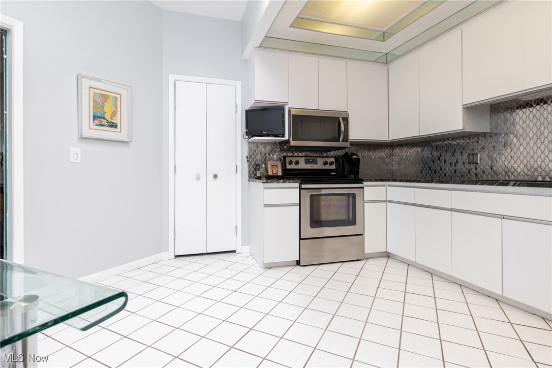 Acacia On The Green Condo - Residential
