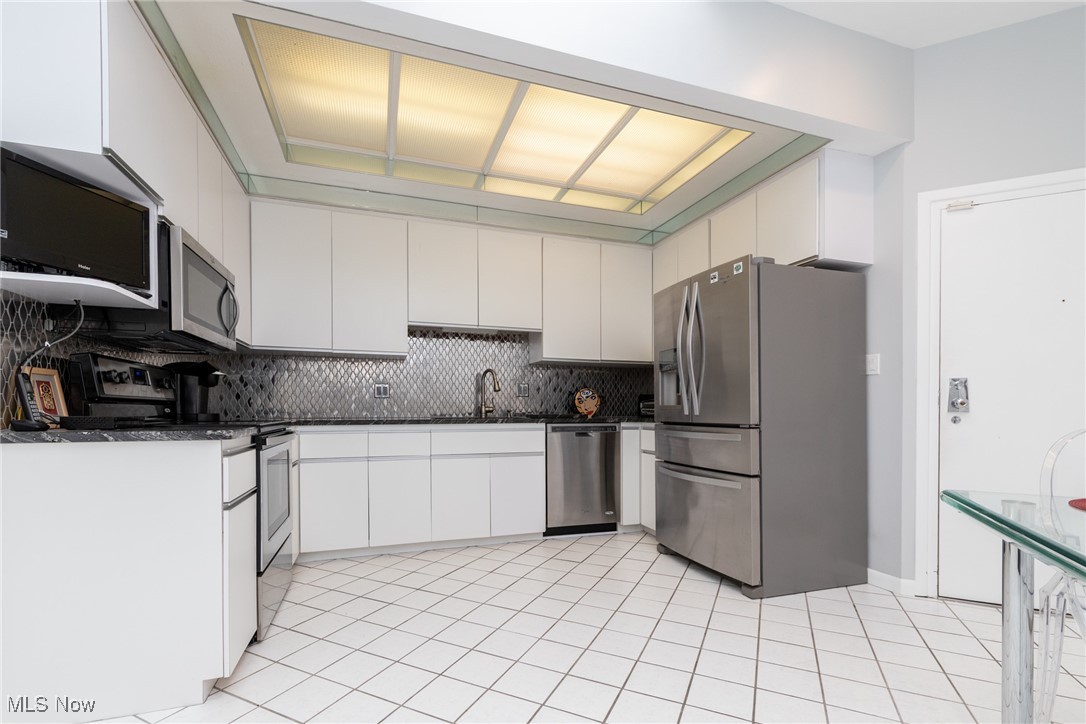 Acacia On The Green Condo - Residential