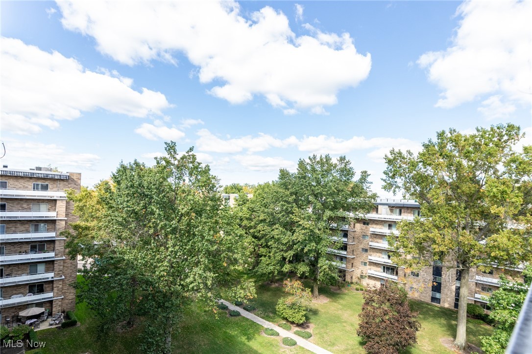 Acacia On The Green Condo - Residential