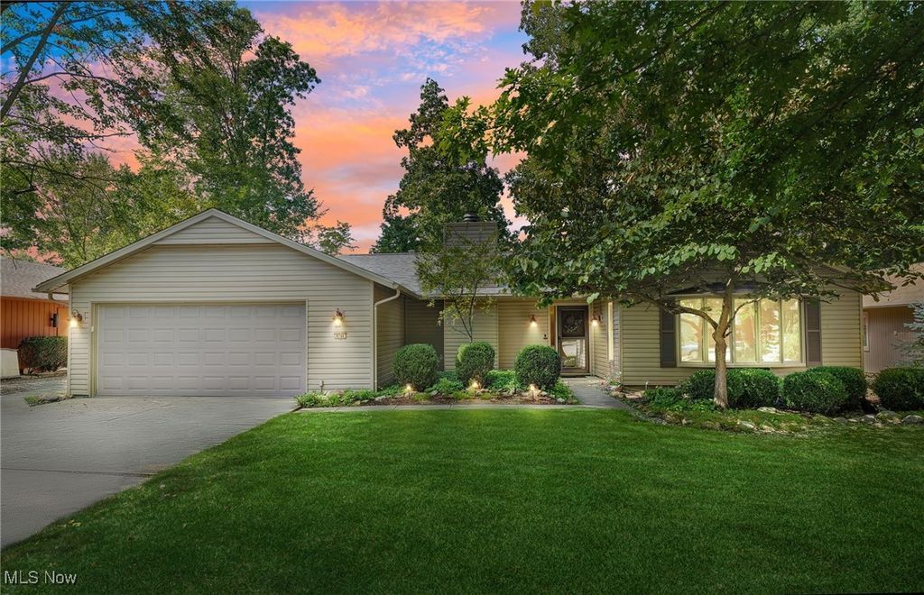 Photo of 8746 Barton Drive, Strongsville, OH 44149 (MLS # 5167006)