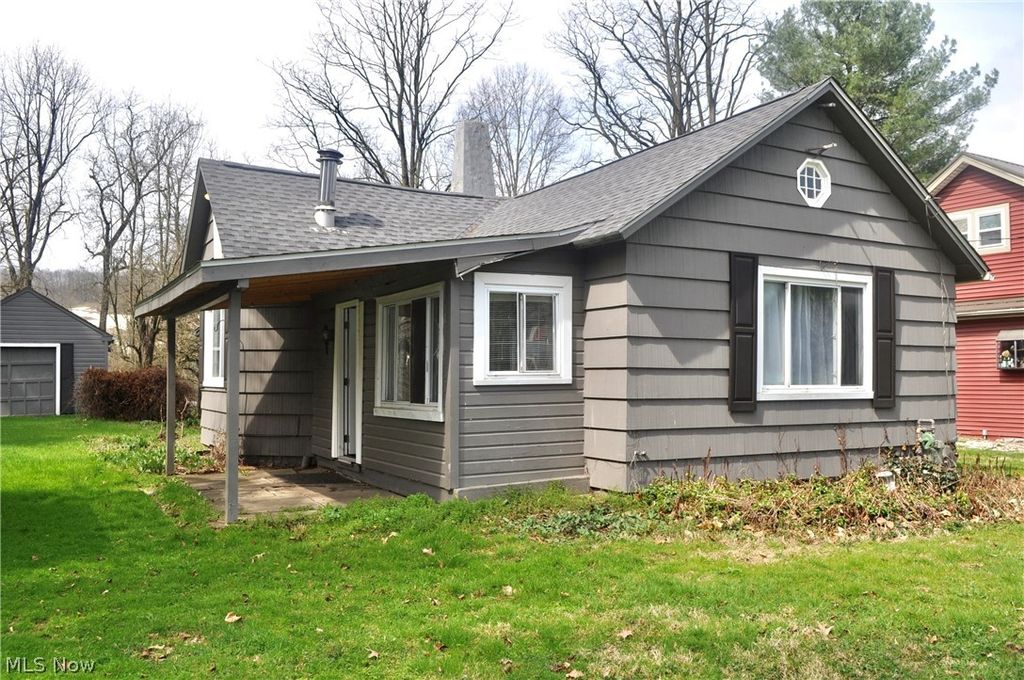 Photo of 5872 Main Street, Peninsula, OH 44264 (MLS # 5198410)