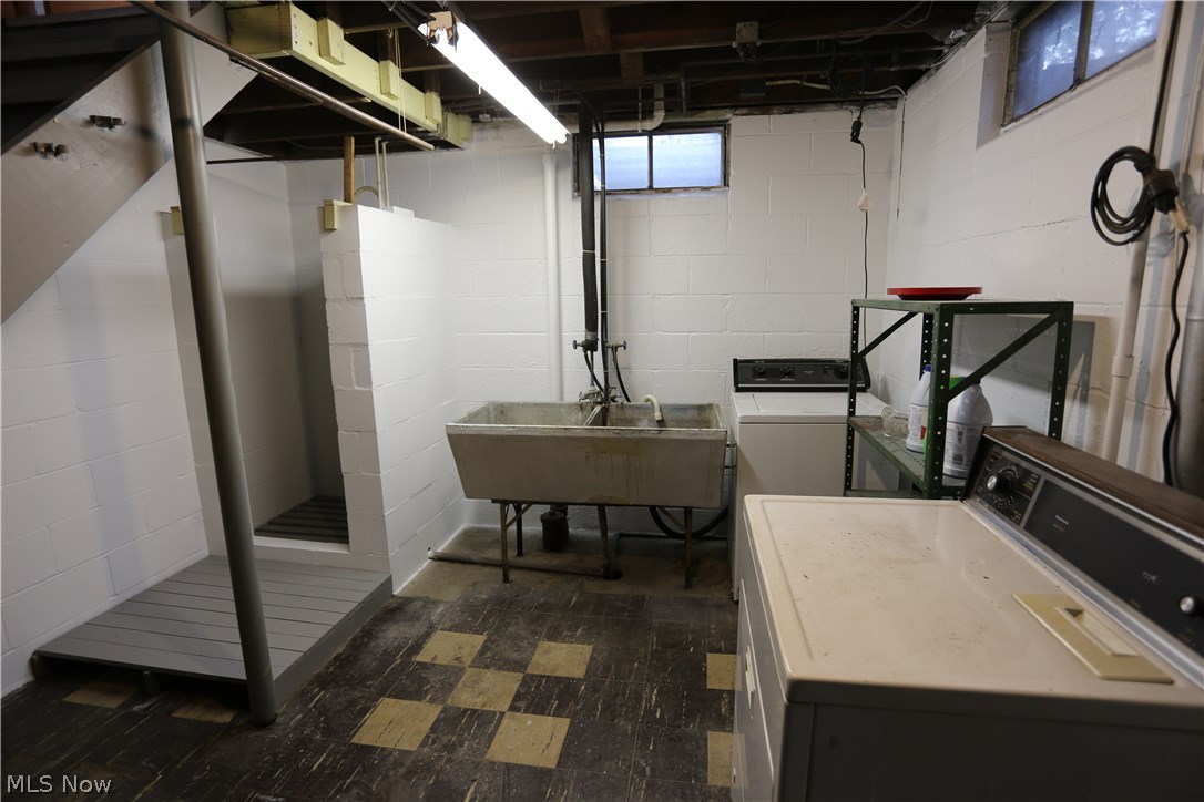 Happy Hollow - Residential