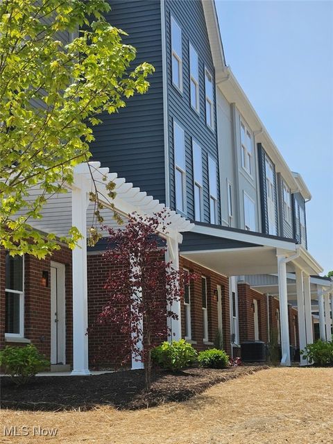 Townhouse For Sale - 604 Mull Avenue #12<br/> Summit County, Akron, OH 44313