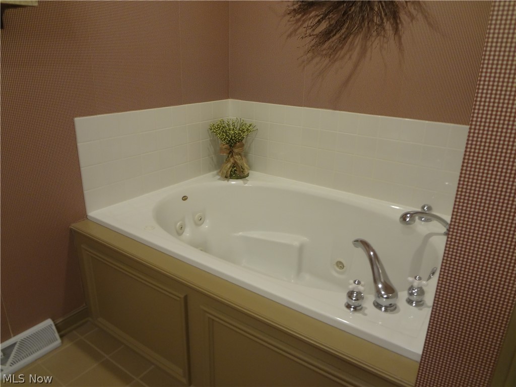 Cranberry Court Condo - Residential