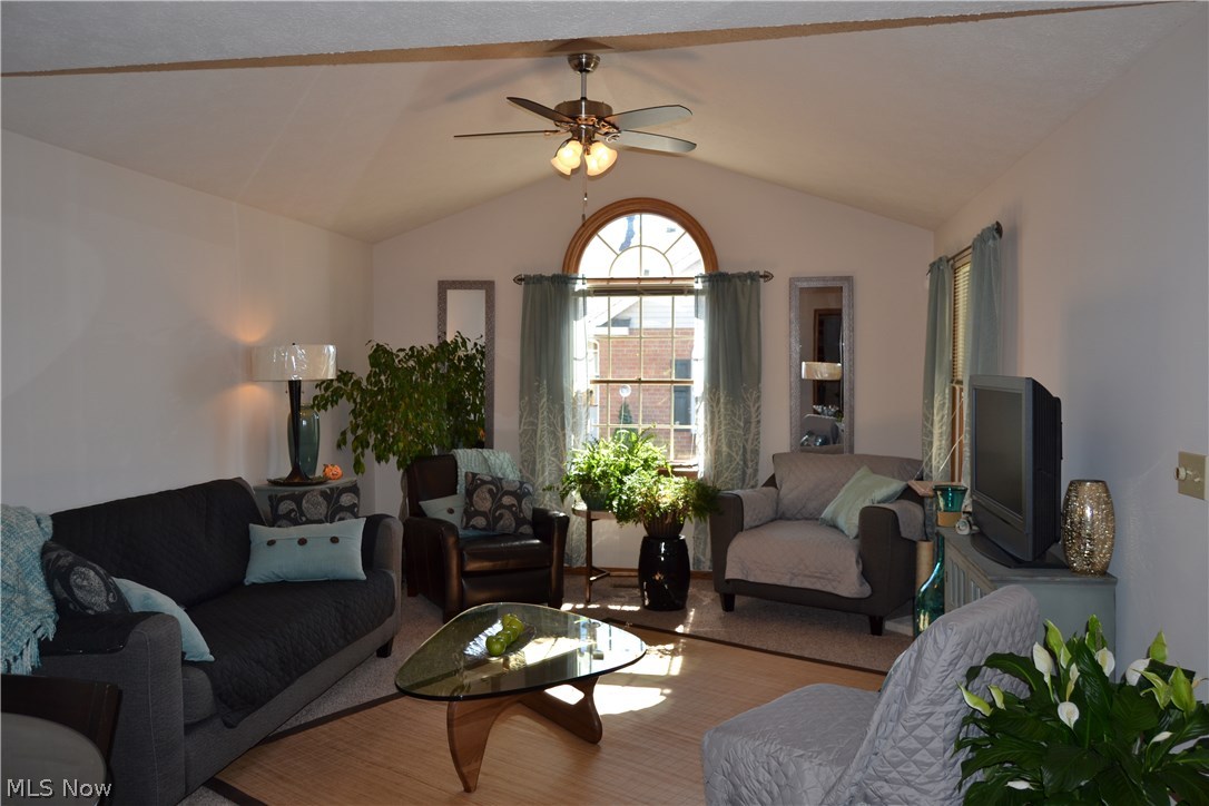 Hartville Country Commons Condo - Residential