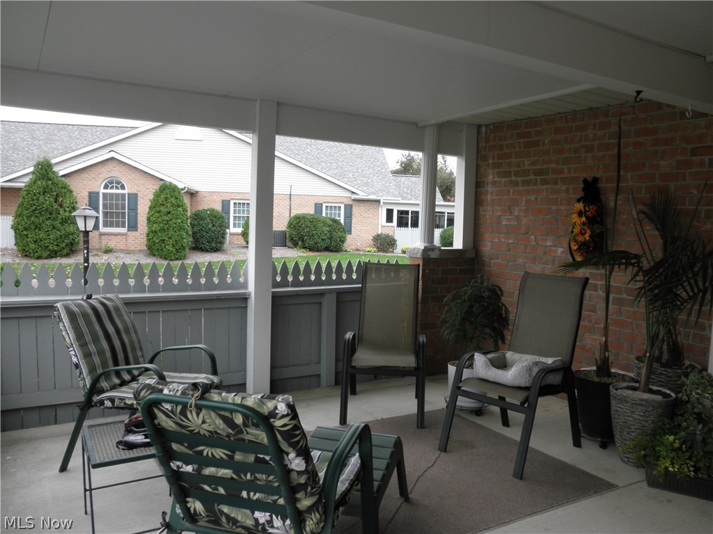 Hartville Country Commons Condo - Residential