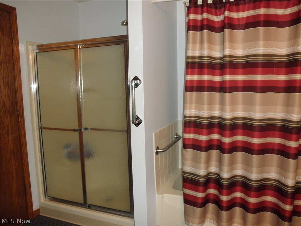 Hartville Country Commons Condo - Residential