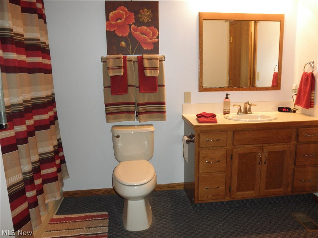 Hartville Country Commons Condo - Residential