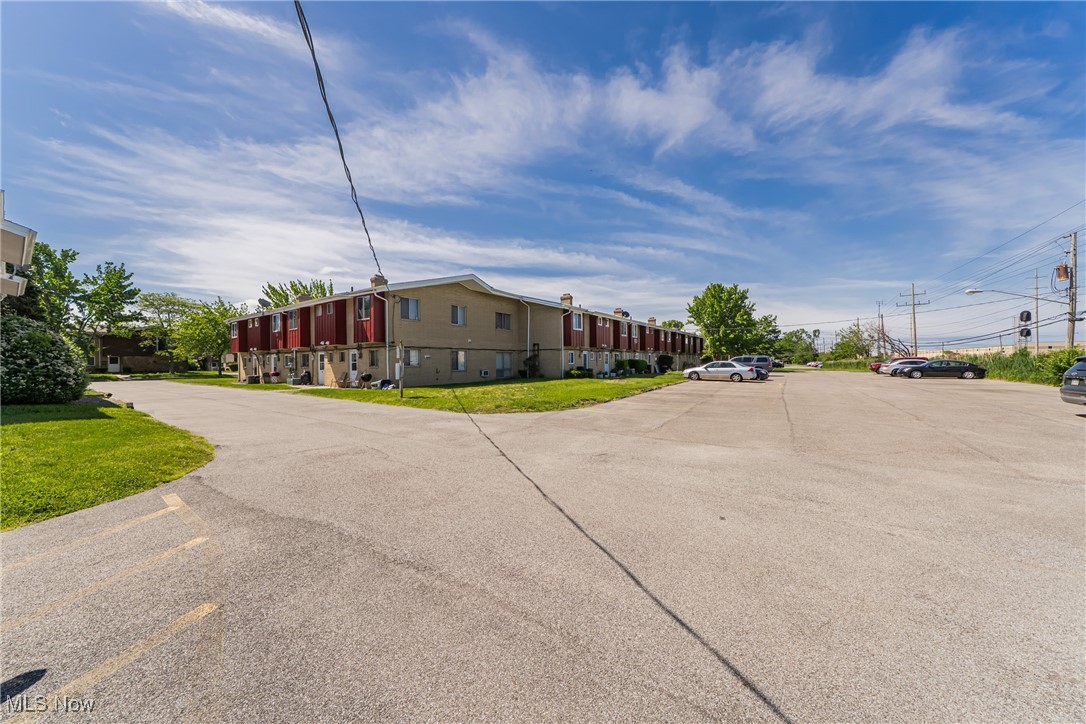 27701 Mills Avenue #2N, Euclid, Ohio image 28