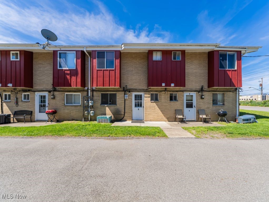 27701 Mills Avenue #2N, Euclid, Ohio image 29