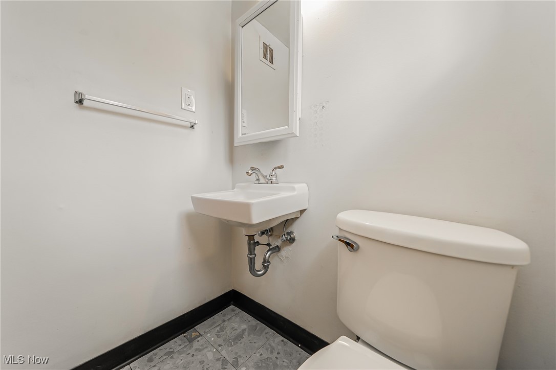 27701 Mills Avenue #2N, Euclid, Ohio image 15