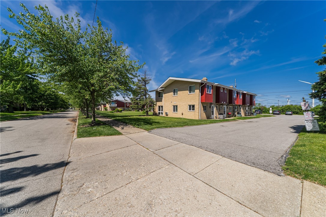 27701 Mills Avenue #2N, Euclid, Ohio image 31