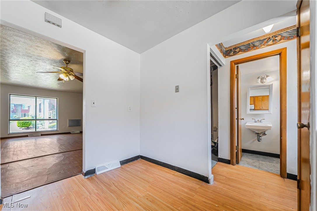 27701 Mills Avenue #2N, Euclid, Ohio image 10