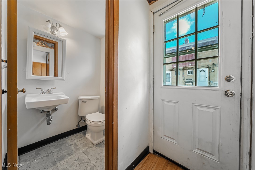 27701 Mills Avenue #2N, Euclid, Ohio image 13