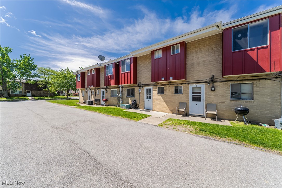 27701 Mills Avenue #2N, Euclid, Ohio image 33