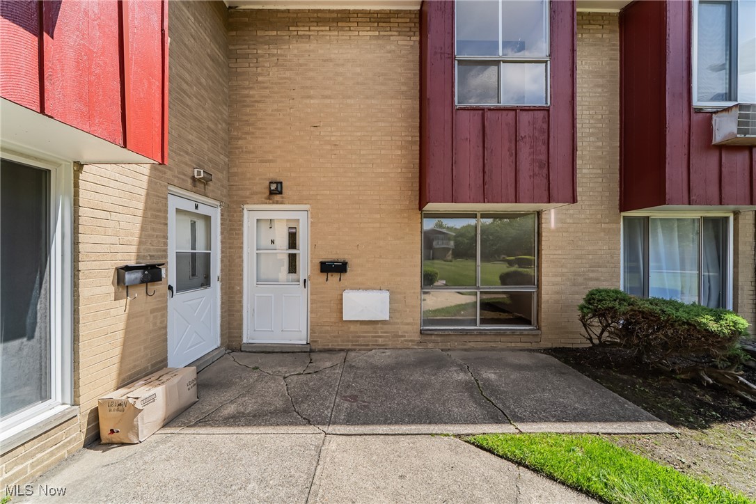 27701 Mills Avenue #2N, Euclid, Ohio image 4