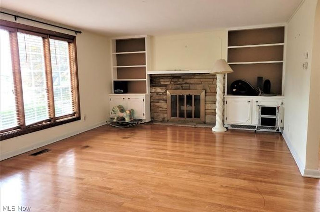 Photo of 1751 Blaine Avenue, Cambridge, OH 43725 (MLS # 5198522)