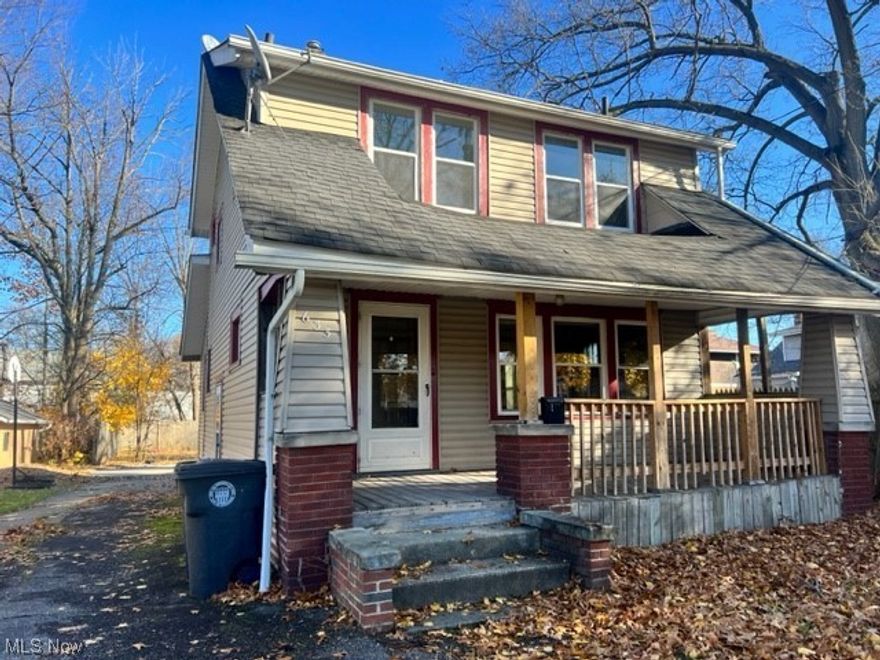 Come see this 3 bedroom 1 bath room home in central Akron. This home was a rental for the owner and has been cleaned up and is ready for its now owner. This would make a great starter home for a good investment for someone looking to start their rental portfolio. Call for your private showing today.