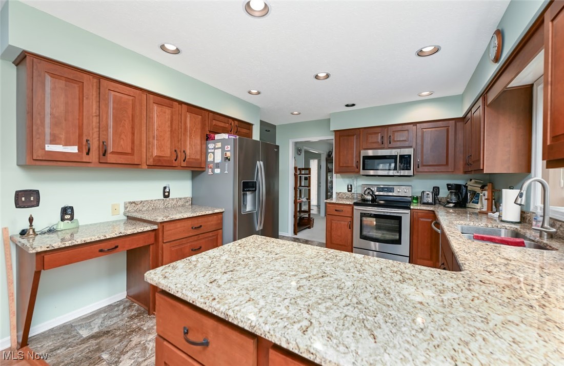 2144 Prestwick Drive, Uniontown, Ohio image 18