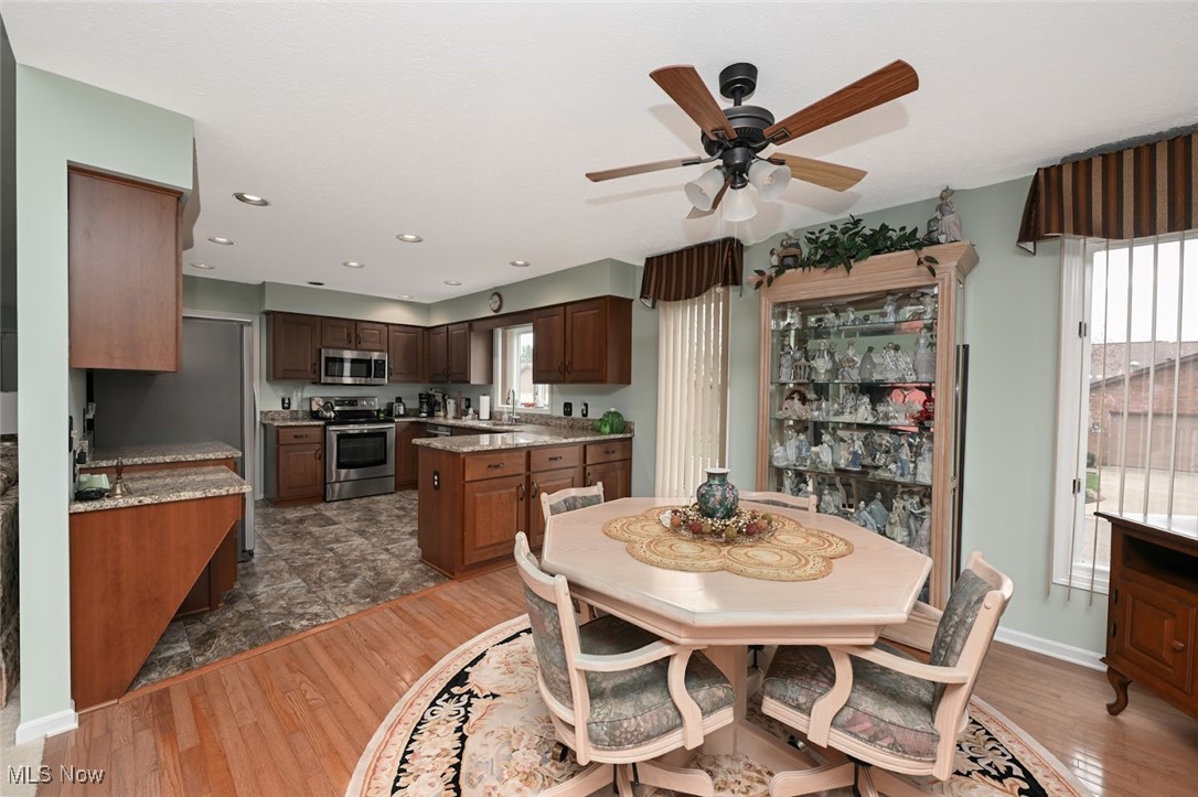 2144 Prestwick Drive, Uniontown, Ohio image 16