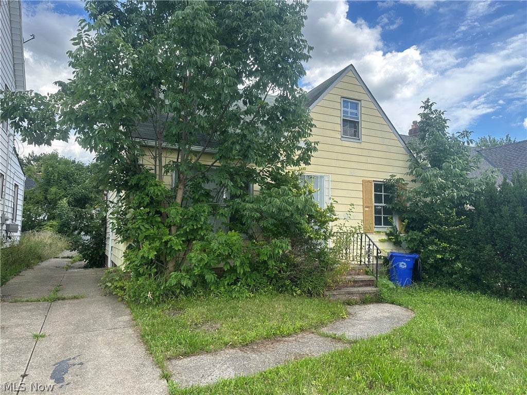 3927 E 153rd Street