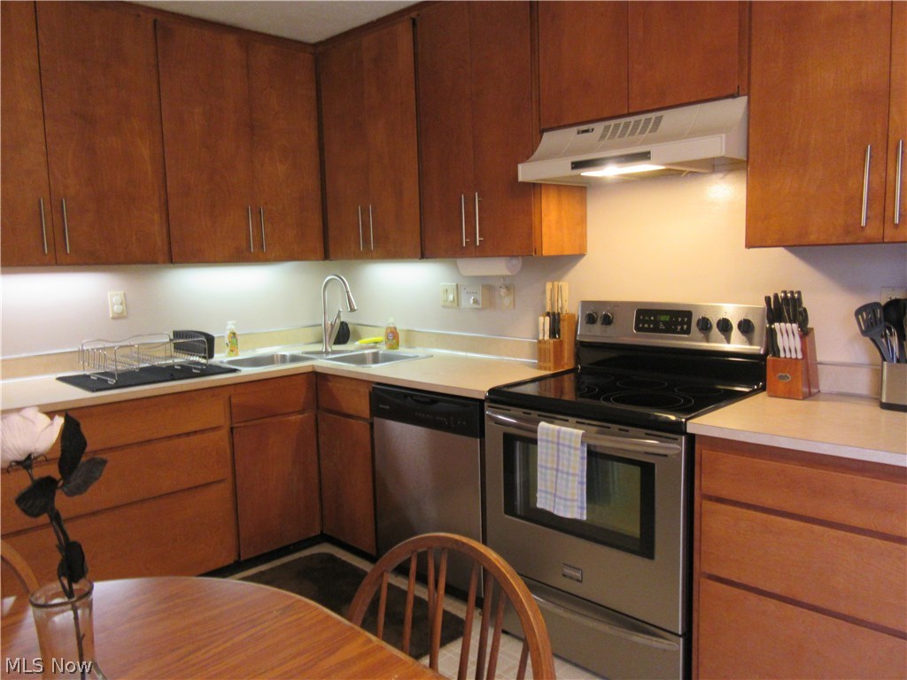 Creekside Condos - Residential