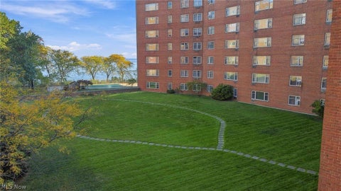 Tiny photo for 11820 Edgewater Drive #513, Lakewood, OH 44107 (MLS # 5255498)