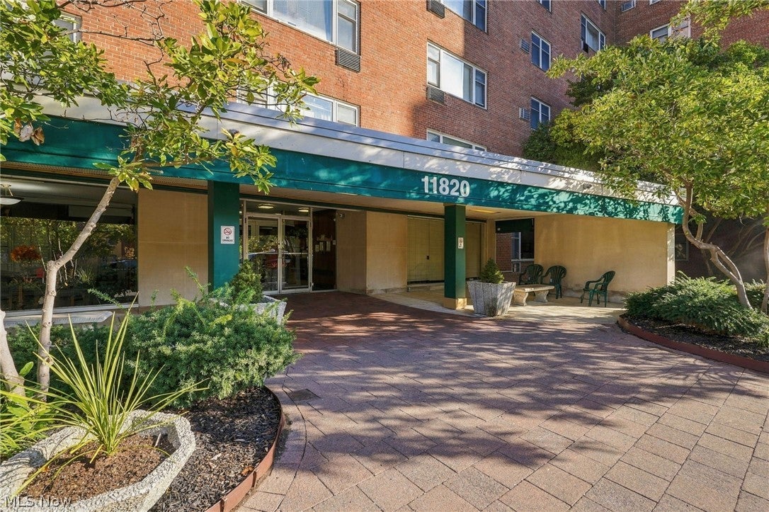 11820 Edgewater Drive 513