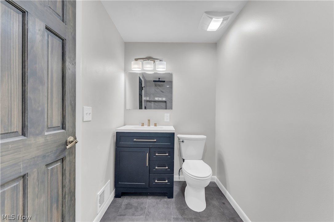 Country Club Condo - Residential