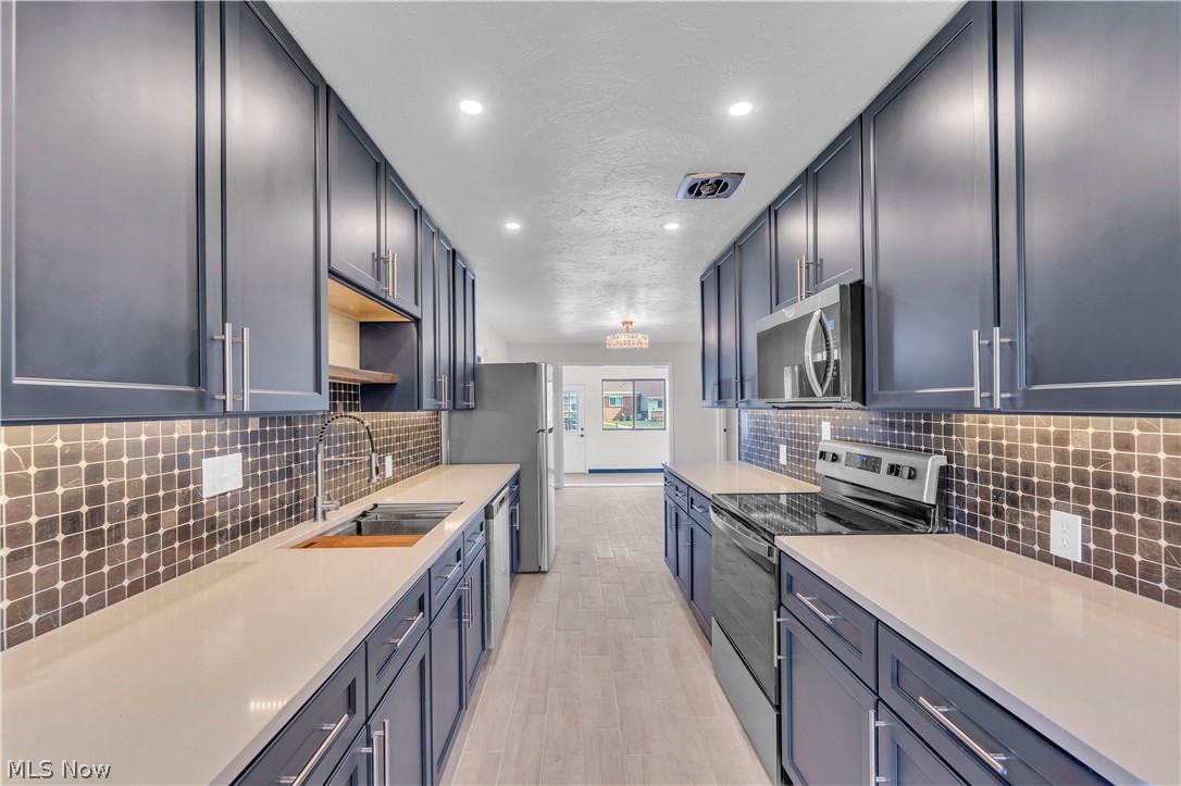 Country Club Condo - Residential