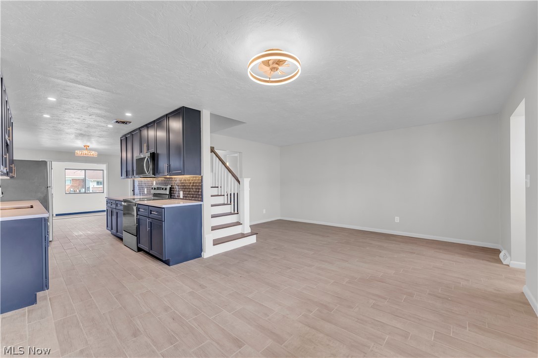 Country Club Condo - Residential