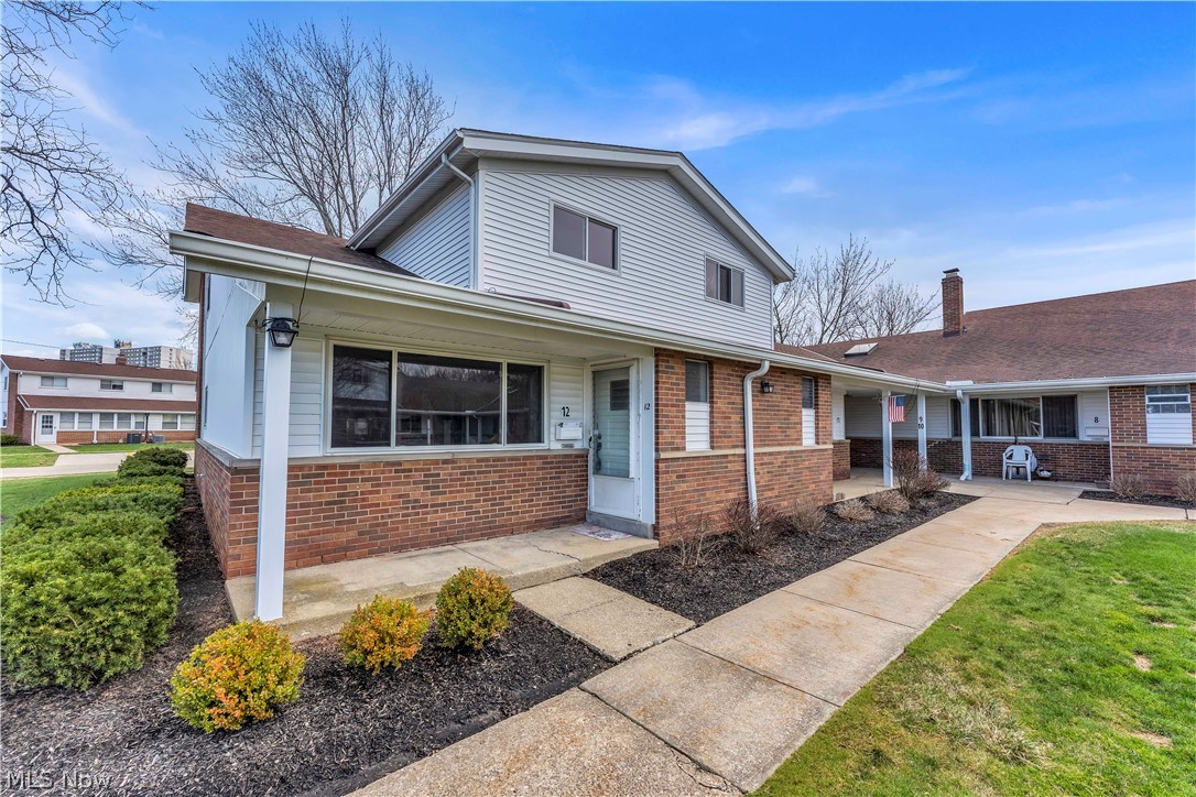 Country Club Condo - Residential