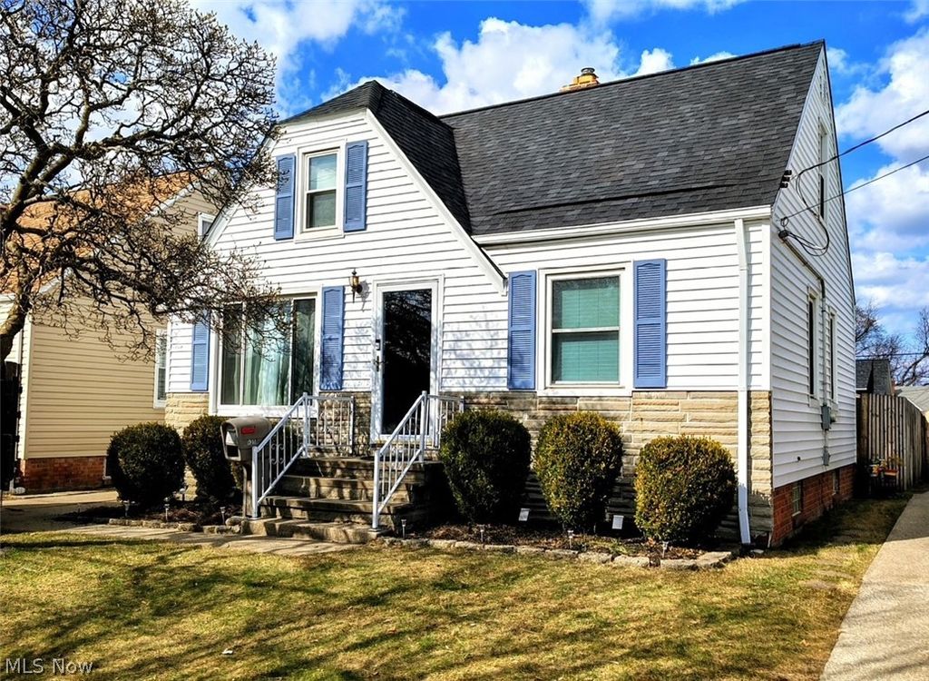 Photo of 6308 Delora Avenue, Brooklyn, OH 44144 (MLS # 5192725)