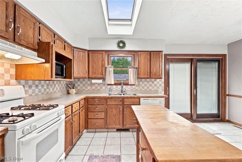 Tiny photo for 1613 Country Club Avenue, Youngstown, OH 44514 (MLS # 5239005)