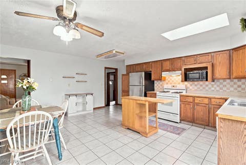 Tiny photo for 1613 Country Club Avenue, Youngstown, OH 44514 (MLS # 5239005)