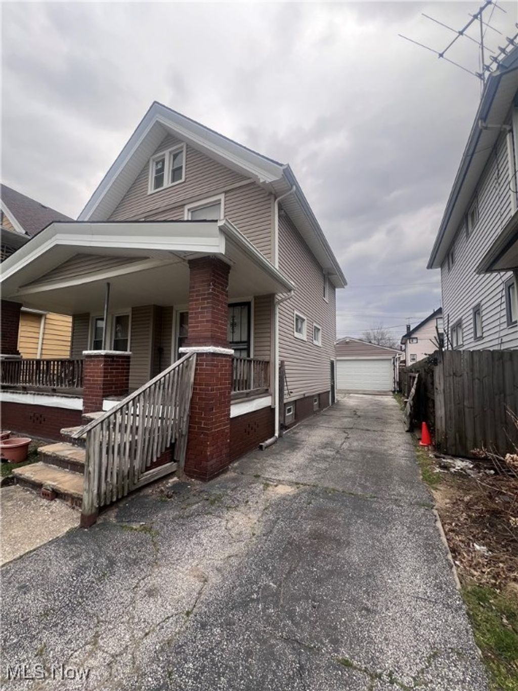 Photo of 1261 E 134th Street, East Cleveland, OH 44112 (MLS # 5175307)