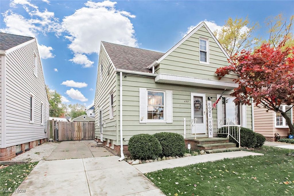 Photo of 6707 Laverne Avenue, Parma, OH 44129 (MLS # 5174266)