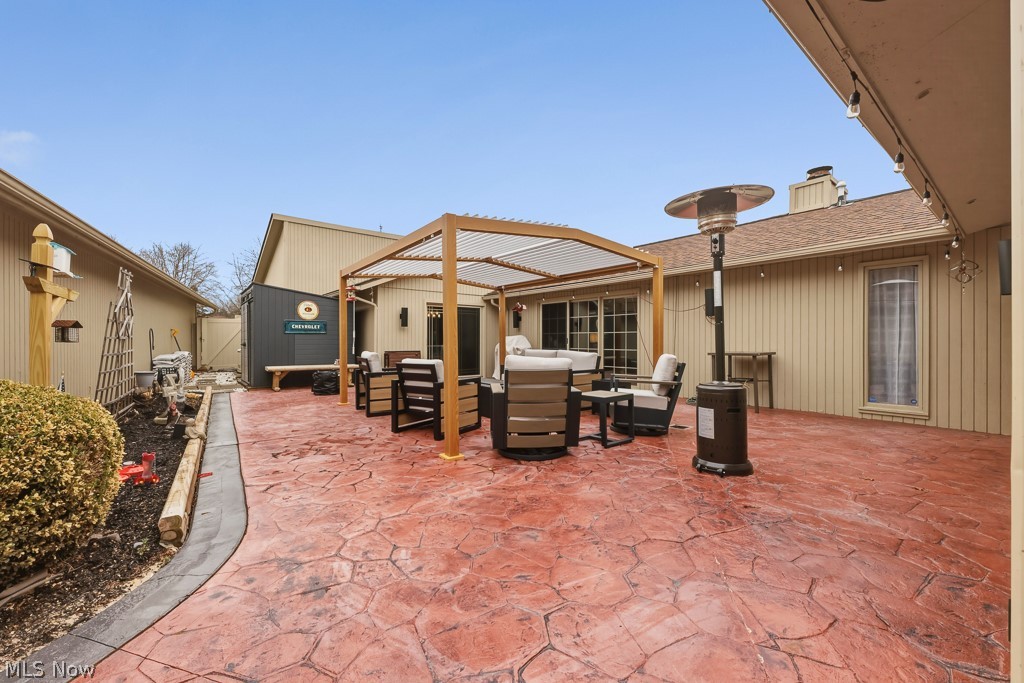 Meadows Condo - Residential