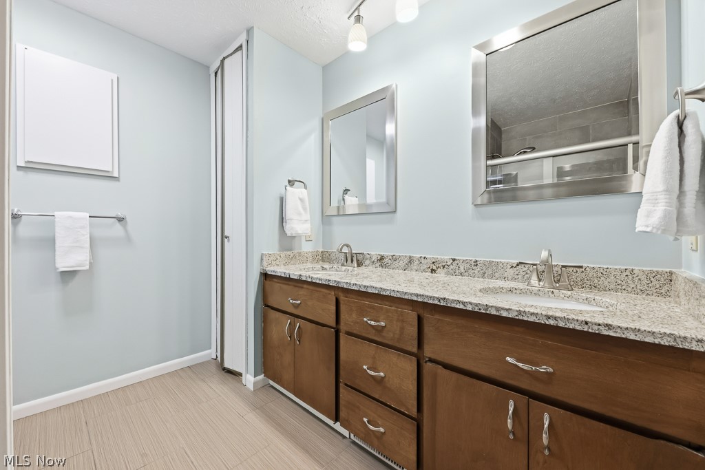 Meadows Condo - Residential