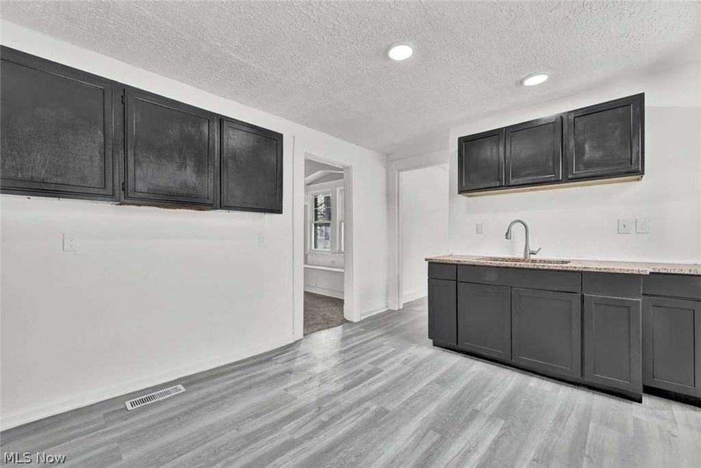 Photo of 12824 Woodside Avenue, Cleveland, OH 44108 (MLS # 5193591)