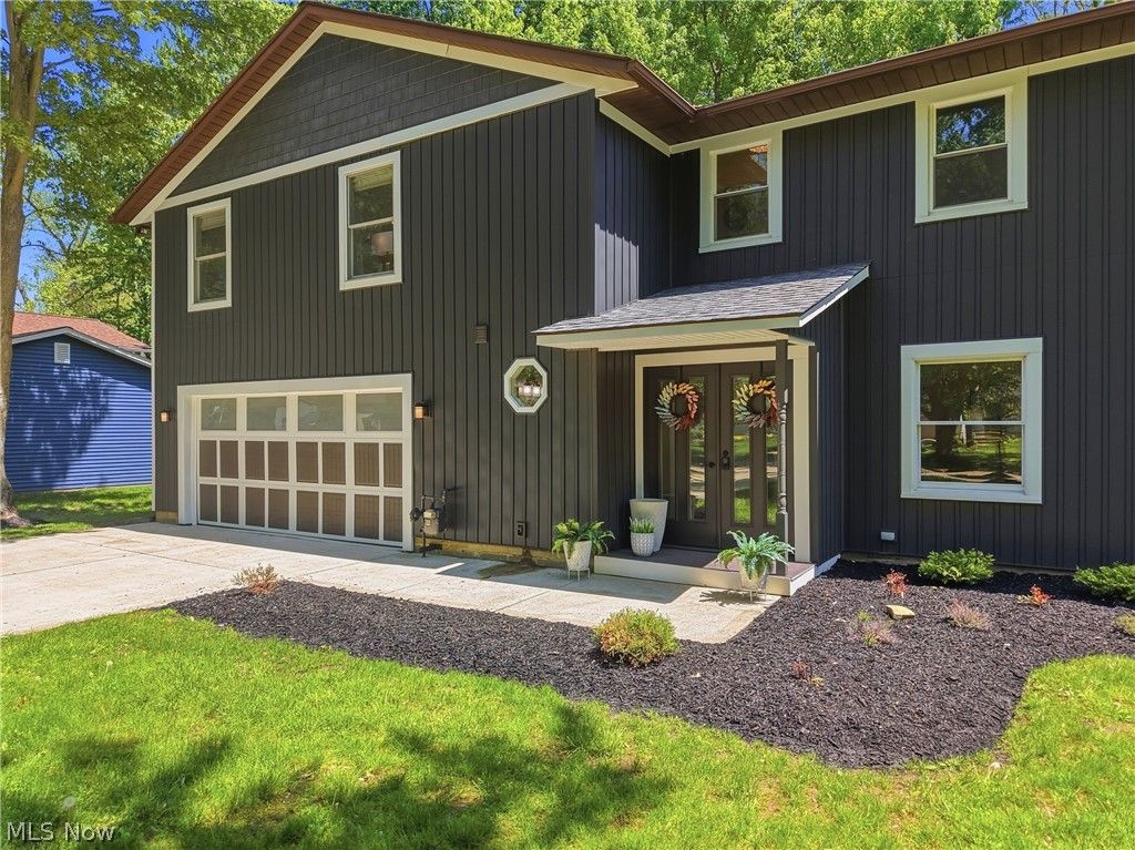 Photo of 6813 Palmerston Drive, Mentor, OH 44060 (MLS # 5208197)