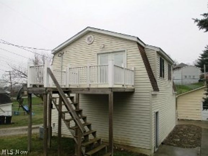 Nice studio home.  1 bedroom 1 bath furnished.  Above a 2 car garage to keep your toys in.  Hardwood floors, easy to care for and clean. With a convenient location.